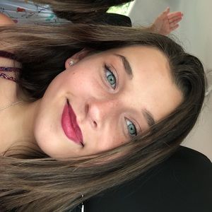 Meet your Posher, Macayla